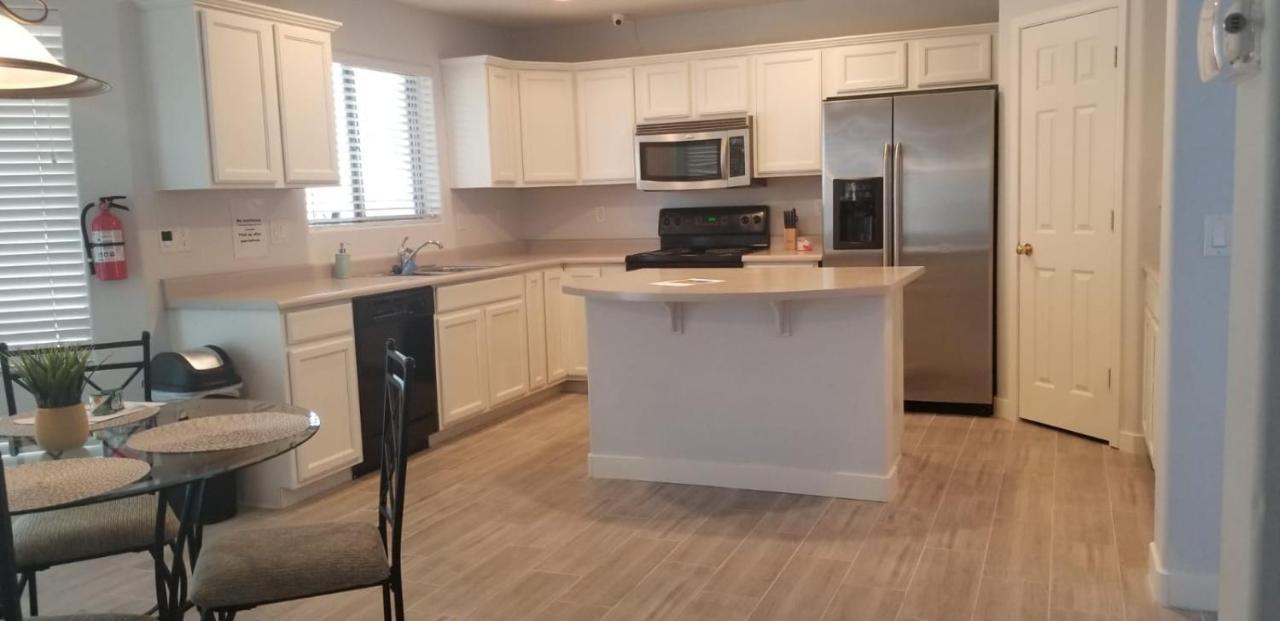 Phoenix comfort home suites Extérieur photo