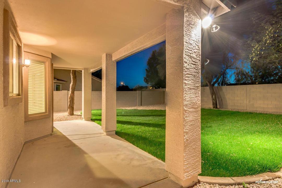 Phoenix comfort home suites Extérieur photo