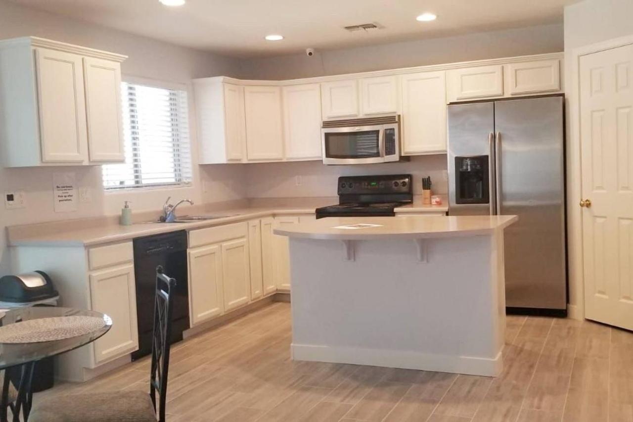 Phoenix comfort home suites Extérieur photo